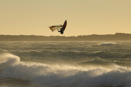 Windsurf Funboard rider