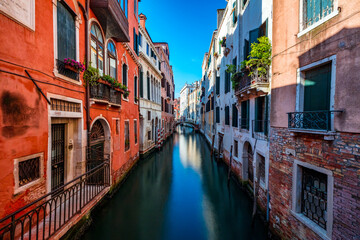 Canal in Venezia - obrazy, fototapety, plakaty