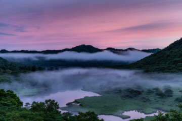 鳥居峠から望む覚満淵②（オートン効果）