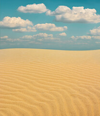 The waves of the wind and the sky in the arid desert