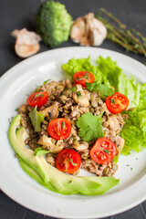 Salad with avokado