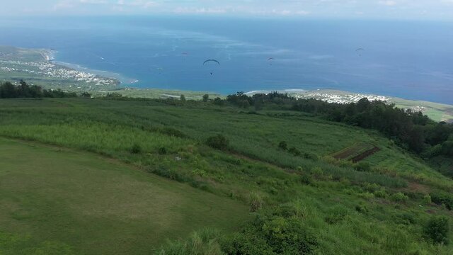 paragliding flight in Reunion Island
