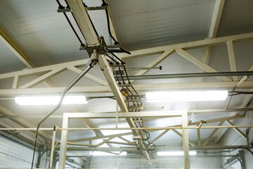Ceiling structure for supplying high pressure water to the car wash in the car wash. Self-service service.
