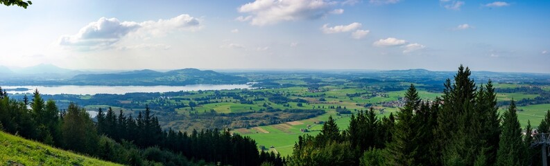 Fototapeta na wymiar Alpenblick vom Buchenberg, Forggensee, Bannwaldsee, Allgäu, Bayern, Deutschland 
