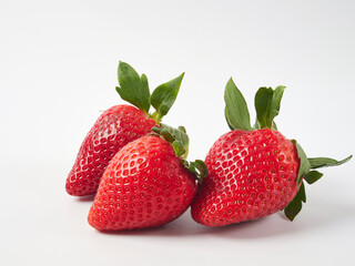 delicious, single, diet, vegetable, round, chef, nature, ingredient, harvest, food, berry, strawberry, ripe, juicy, red, white, fresh, healthy, isolated, fruit, closeup, leaf, organic, sweet, tasty, b
