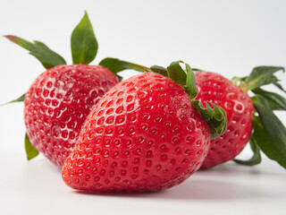delicious, single, diet, vegetable, round, chef, nature, ingredient, harvest, food, berry, strawberry, ripe, juicy, red, white, fresh, healthy, isolated, fruit, closeup, leaf, organic, sweet, tasty, b