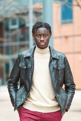 retrato de joven afro en lyon