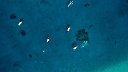 Fototapeta na wymiar Scuba diving, diving in the ocean on boats and ships from a bird's eye view, Maldives