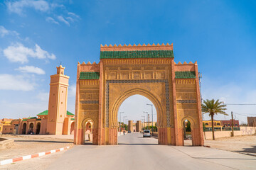 Arch of the entrance to the city of Rissani