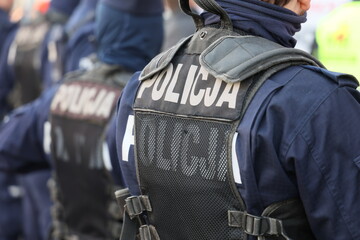 Policjanci prewencji podczas protestu politycznego we Wrocławiu.  © FotoDax