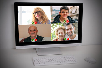 Fototapeta na wymiar computer with online meeting on desk