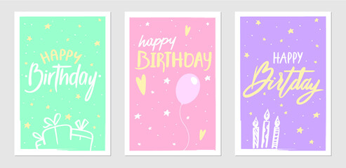 Set vettoriale decorativo di tre cartoline di auguri di buon compleanno. Lettering per feste di compleanno e auguri con elementi disegnati a mano per festeggiare. Happy birthday.