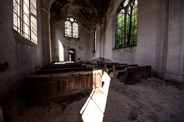 alte Kirchenruine