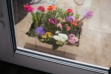 Home delivery of a small beautiful flowers