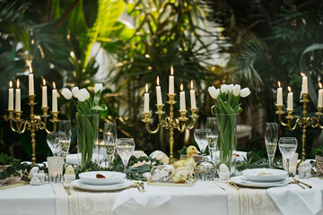 beautiful and cozy bright easter table decoration