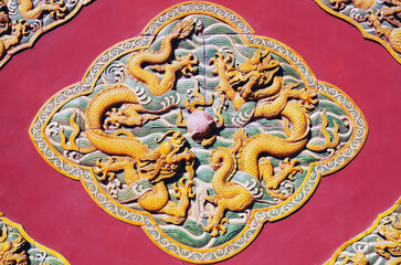 dragon sculpture