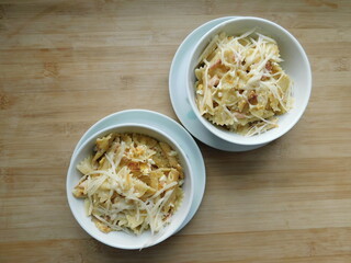 pasta with mushrooms, pasta, pasta with mushrooms and cheese, Italian food, cheese, mushrooms, pasta with bacon, restaurant