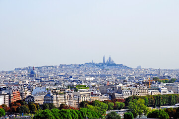 Fototapeta na wymiar skyline of paris montmartre