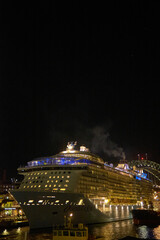 Fototapeta na wymiar Cruise Ship at night