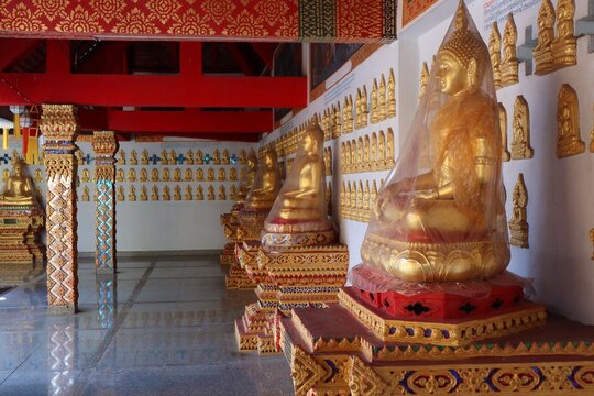 buddha statue in temple