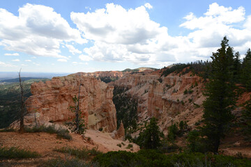 Fototapeta premium Landscape view of the hoodoo formations at Bryce Canyon National Park