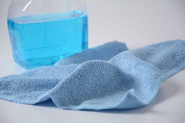 Multicolor micro Fiber cleaning cloth with static electricity that attracts dust and cleaning spray.