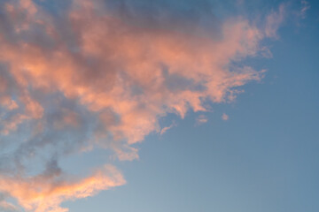Fototapeta na wymiar Beautiful sky and clouds in the sunshine.