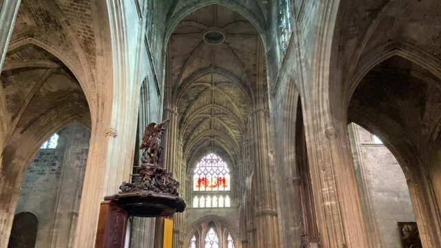 Nef de la basilique Saint-Michel de Bordeaux, Gironde