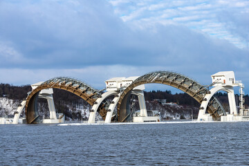 Fototapeta premium High water and open bows in the Rhine at Driel