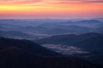 Naklejka na ściany i meble Morning twilight over the Virginian countryside viewed from Skyline Drive in Shenandoah National Park.