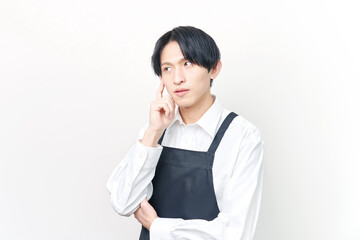 男性　ウエイター  考える