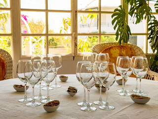 table setting in restaurant