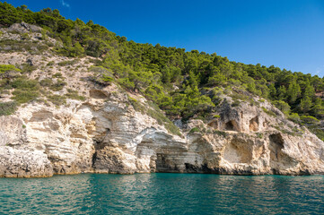 Fototapeta na wymiar Gargano coast with sea cave (Grotta) in Puglia
