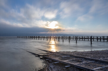 Fototapeta premium Windiger Morgen in Utting am Ammersee