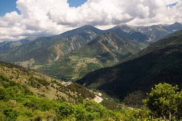 Fototapeta na wymiar landscape across the french Pyrenean mountains