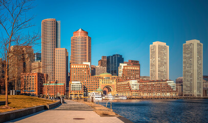 Obraz premium Boston Skyline Financial District Cityscape over Boston Harbor