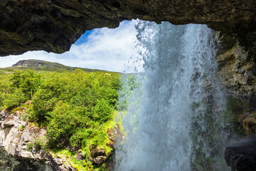 Blick auf den Wasserfall Storseterfossen in Norwegen