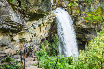 Blick auf den Wasserfall Storseterfossen in Norwegen © Rico Ködder