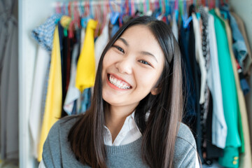 Obraz premium Business smart entrepreneur fashion women smiling on her small business cloth