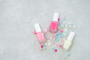 カラフルなマニキュア