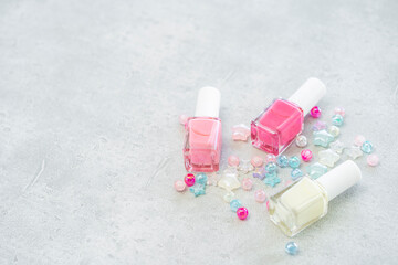 カラフルなマニキュア