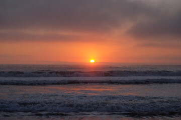 Obraz premium Sunset over the Pacific Ocean, Santa Monica California