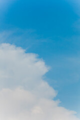 Obraz premium Cloudy Blue sky with cloud background.