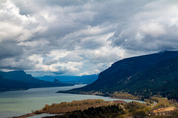 Fototapeta na wymiar Columbia River and Gorge