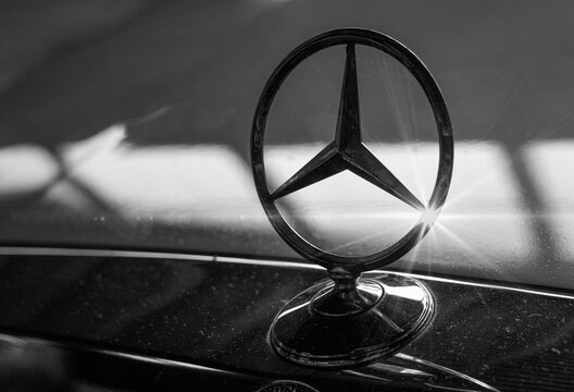 Mercedes Benz Stern Stock Photo