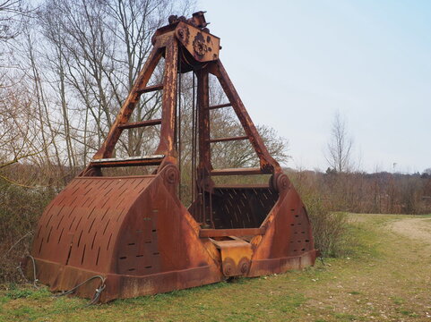 Alter Baggergreifer