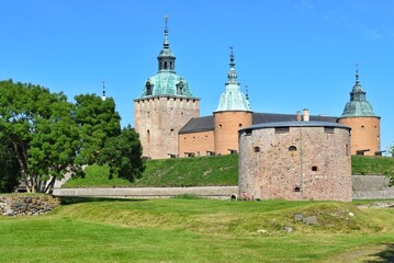 Fototapeta na wymiar Kalmar Castle is one of the most significant works of the Northern European Renaissance fortification art, located in the Swedish town of Kalmar and is separated from the Baltic coast by a canal.