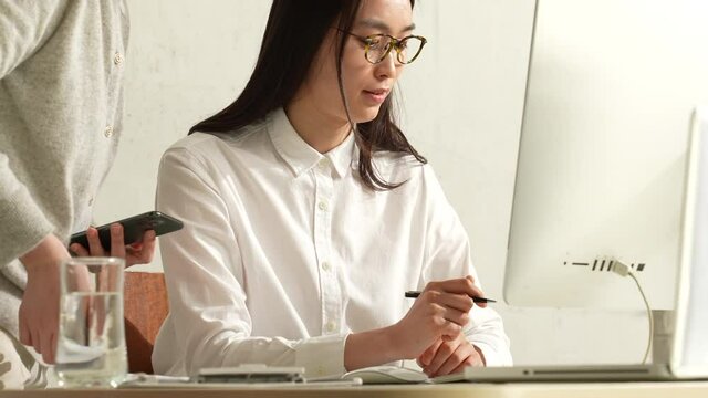 An Asian Businesswoman in the ofice