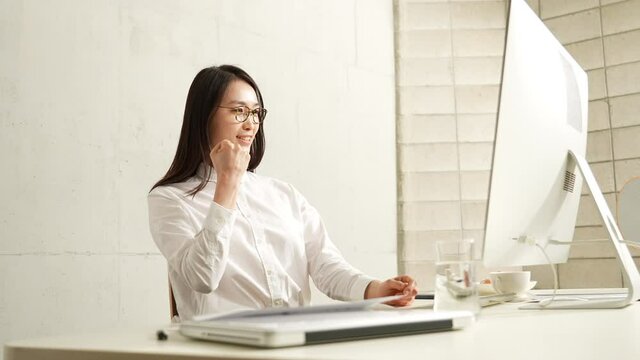 An Asian Businesswoman in the ofice