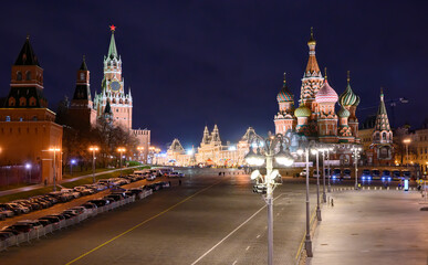 Obraz premium night view of red square and st. Basil's Cathedral 